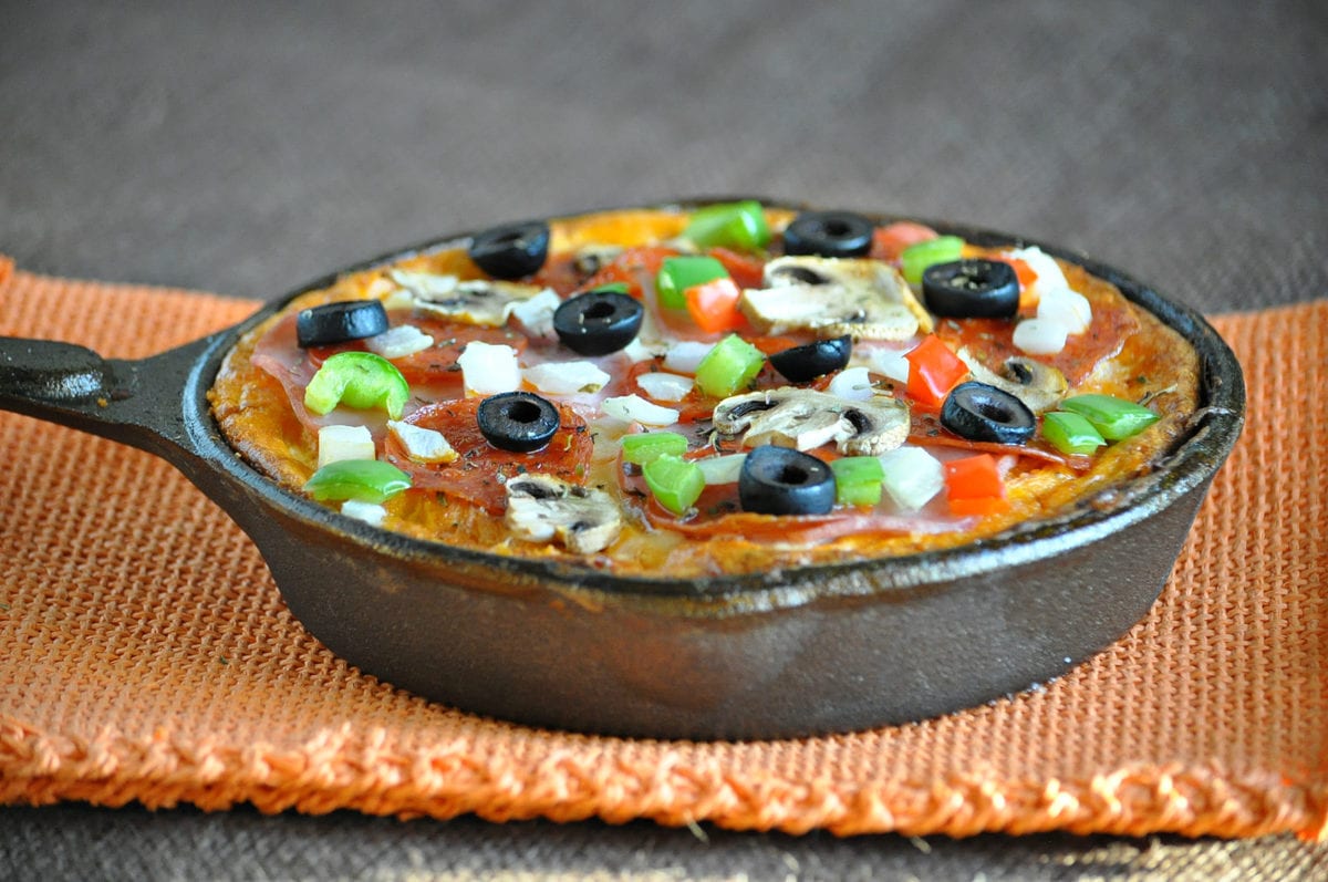 https://peaceloveandlowcarb.com/wp-content/uploads/2013/11/Pizza-Frittata-6.jpg