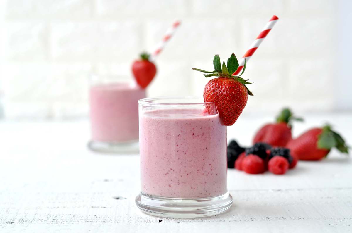 https://peaceloveandlowcarb.com/wp-content/uploads/2018/02/Low-Carb-Dairy-Free-Peanut-Butter-and-Jelly-PBJ-Smoothie-.jpg