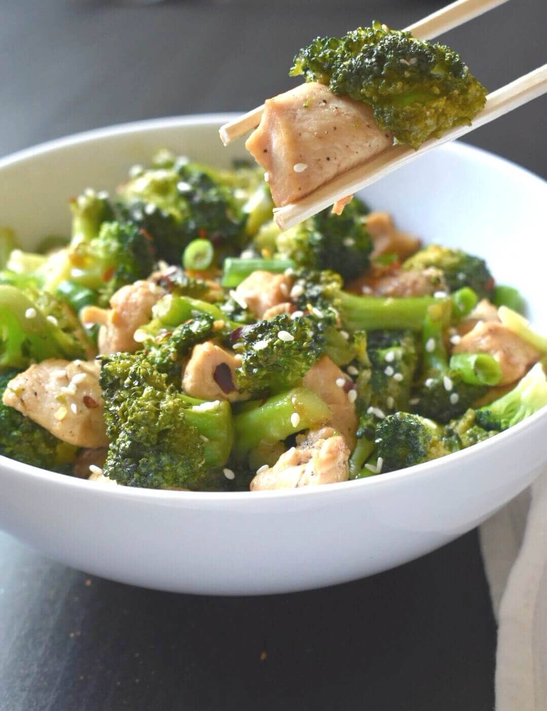 Poulet sésame et brocoli céto en un pot | Peace Love and Low Carb