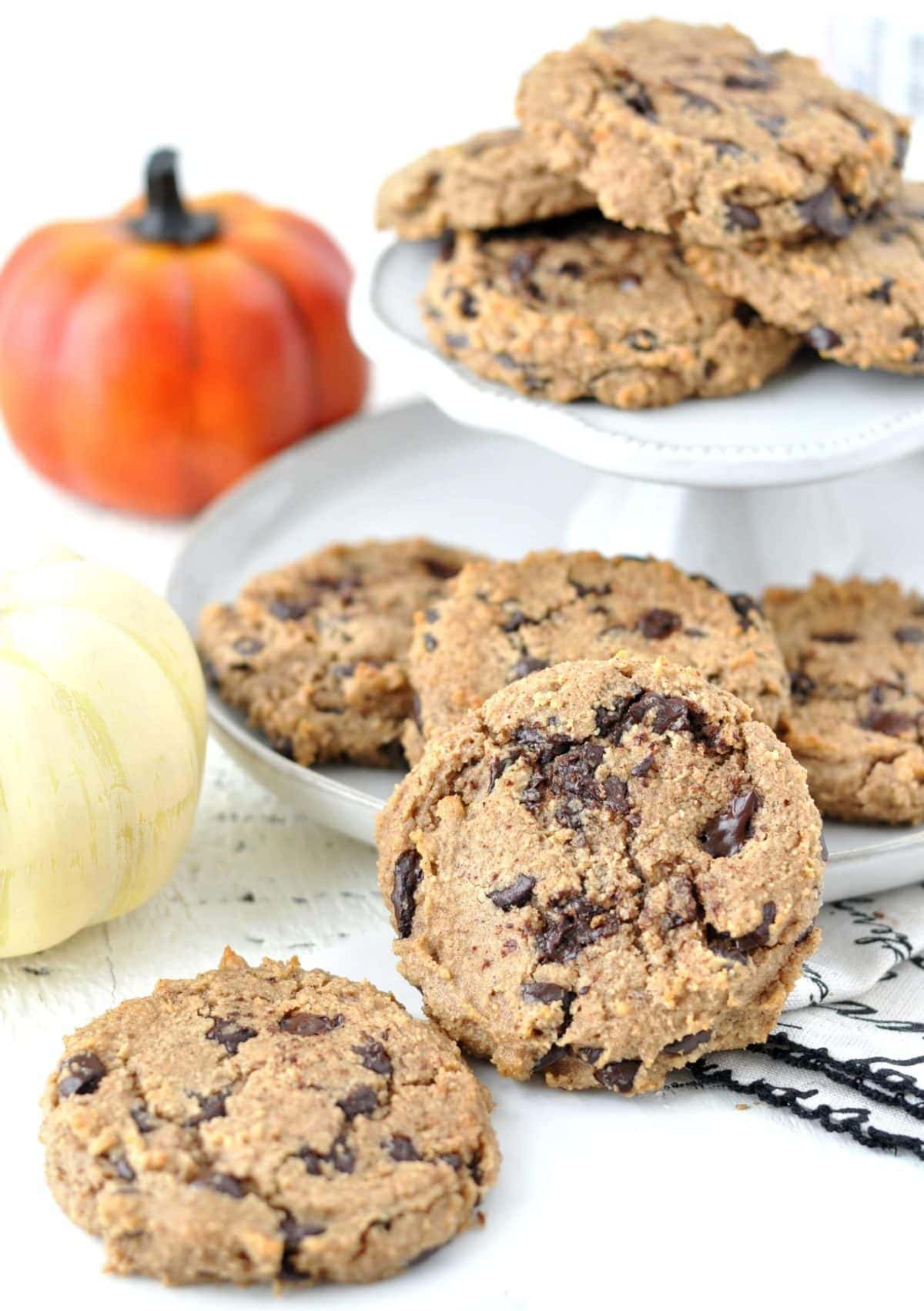 Keto Pumpkin Spice Chocolate Chip Cookies | Peace Love and Low Carb