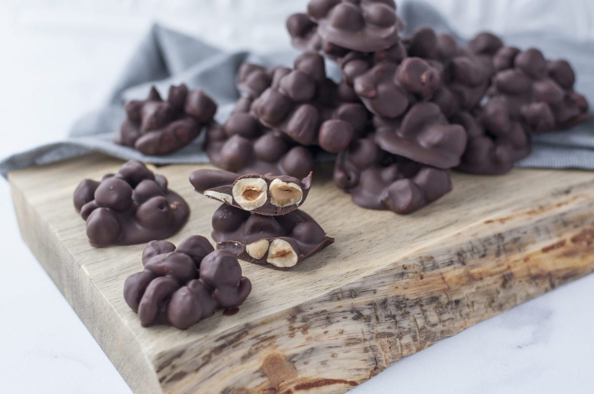 Keto 3 ingredient Chocolate Nut Clusters - Low Carb Inspirations