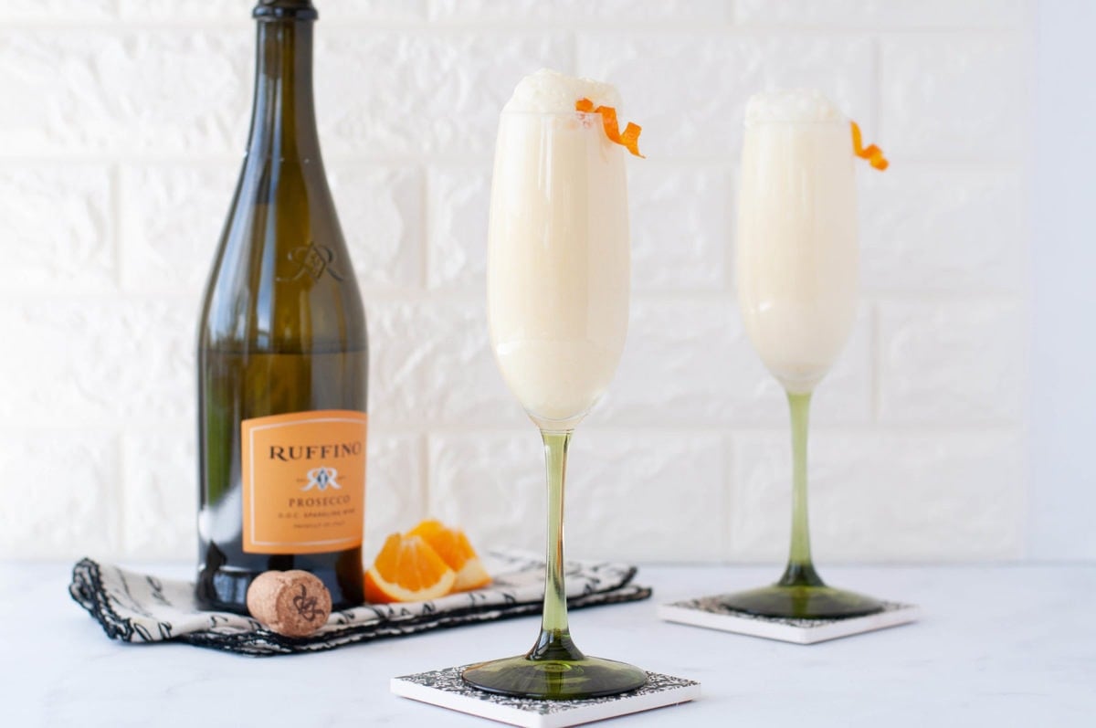 Fork - Who likes MIMOSAS?! 🍾 Our Mimosa kit comes with one bottle of  Prosecco and three different mixers (cranberry, grapefruit, and orange  juice). This mimosa kit is $25 and available to