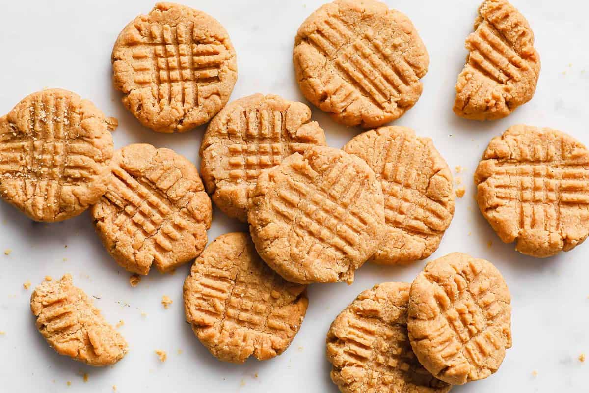 https://peaceloveandlowcarb.com/wp-content/uploads/2022/03/Low-Carb-Peanut-Butter-and-Jelly-Cookies-4-2-copy.jpg